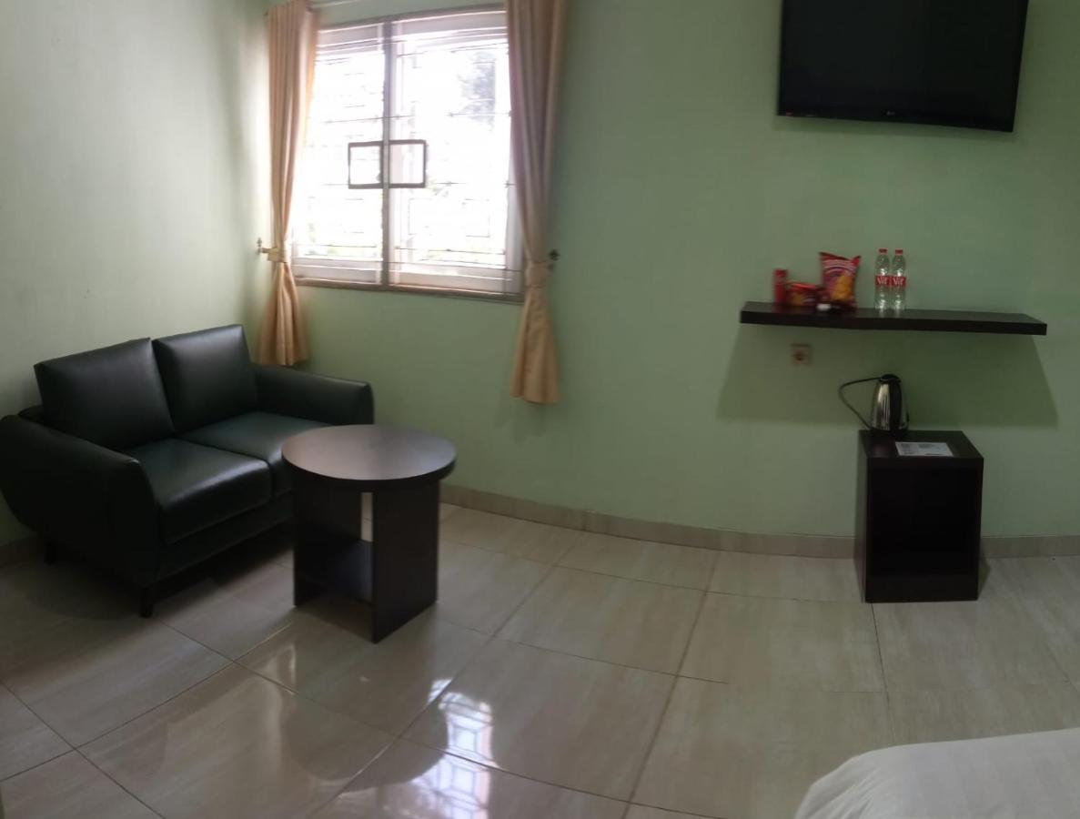 Aquina House Hotel Bogor Eksteriør billede