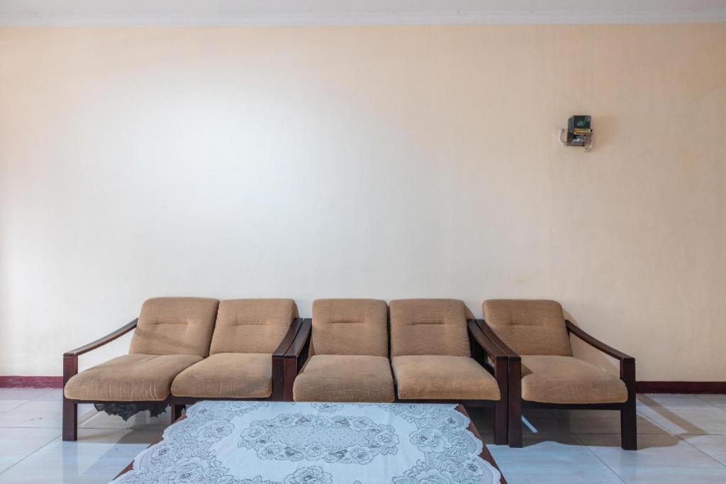 Aquina House Hotel Bogor Eksteriør billede