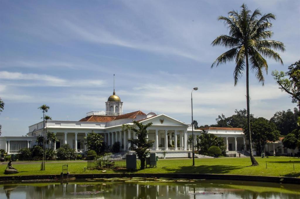 Aquina House Hotel Bogor Eksteriør billede