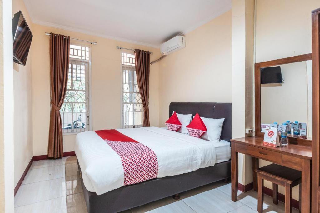 Aquina House Hotel Bogor Eksteriør billede